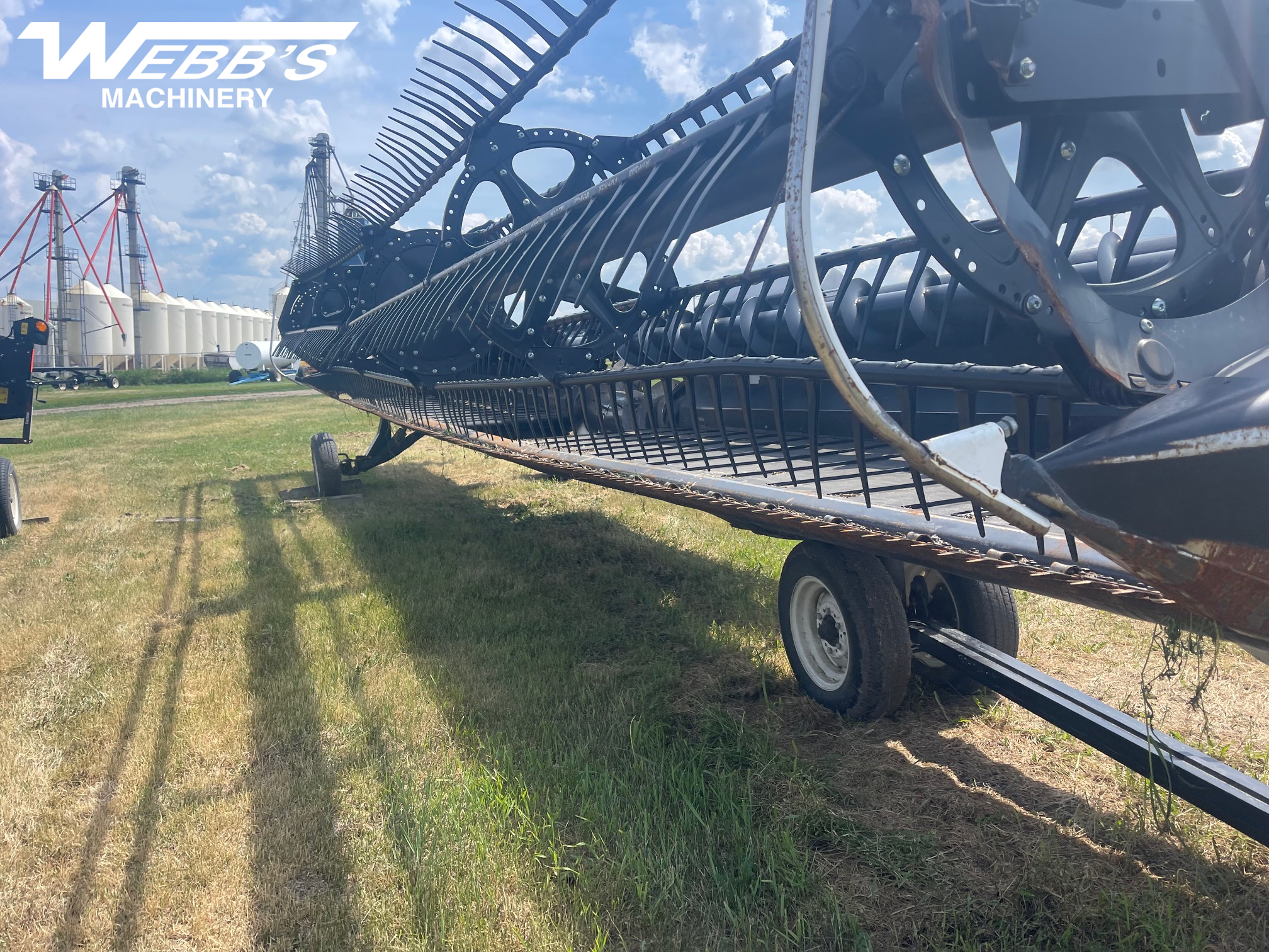 2018 MacDon FD75-35 Header Combine