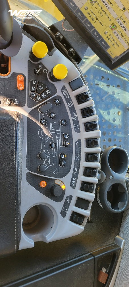 2019 New Holland CR8.90 Combine