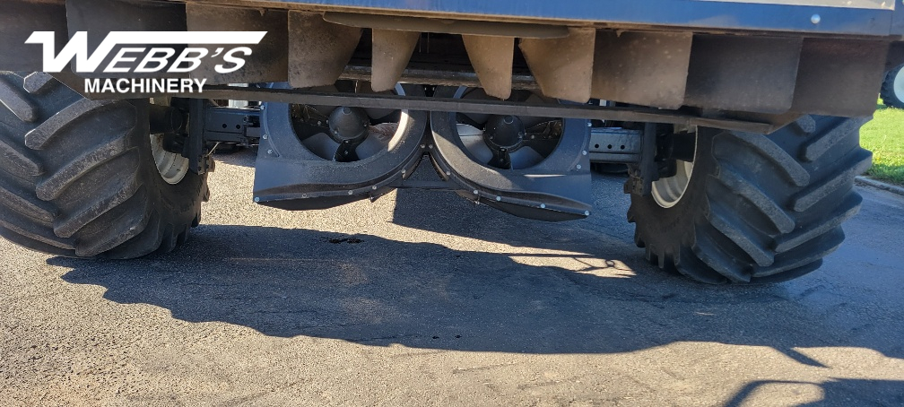 2019 New Holland CR8.90 Combine