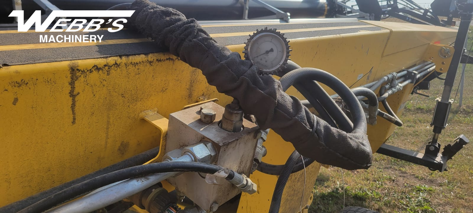 2012 New Holland HB30 Windrower Header