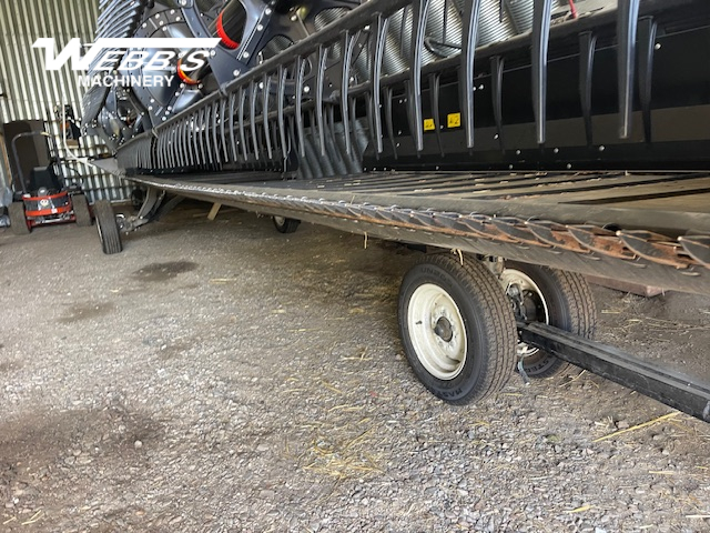 2016 MacDon M205 Windrower