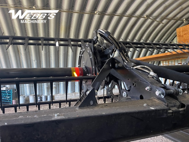 2016 MacDon M205 Windrower