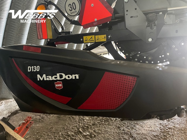 2016 MacDon M205 Windrower