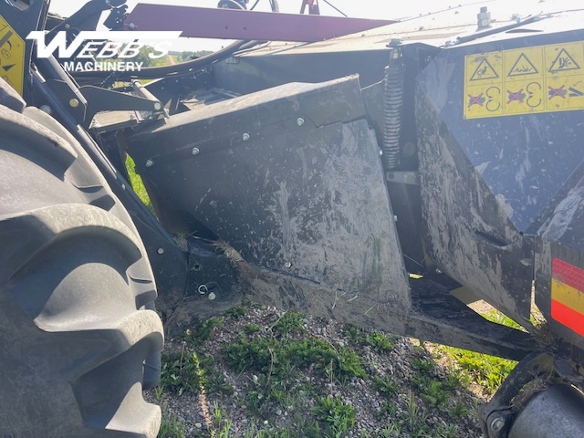 2016 MacDon M205 Windrower