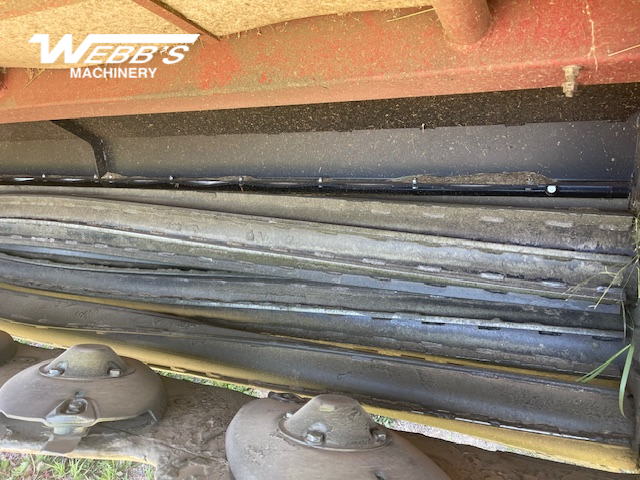 2016 MacDon M205 Windrower