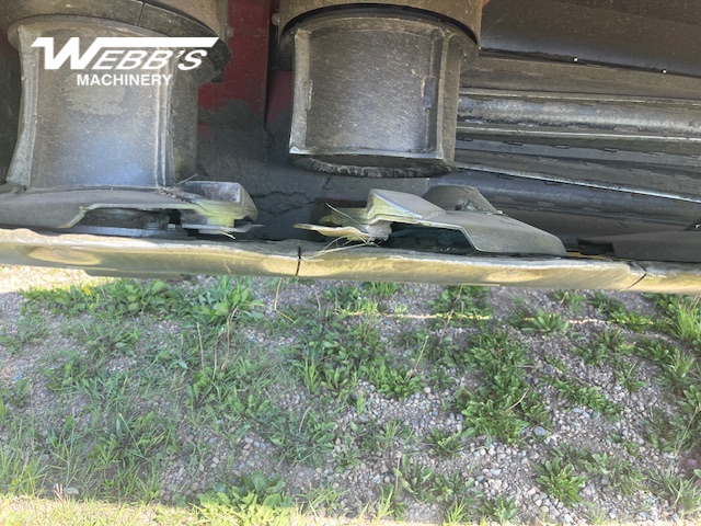 2016 MacDon M205 Windrower