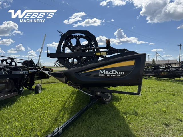 2018 MacDon FD75-35 Header Combine