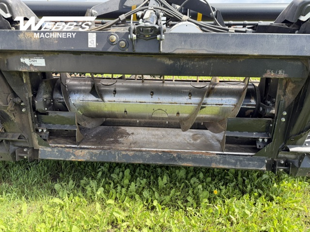 2018 MacDon FD75-35 Header Combine