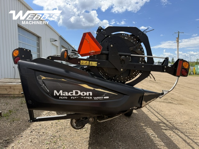 2016 MacDon FD75-35 Header Combine