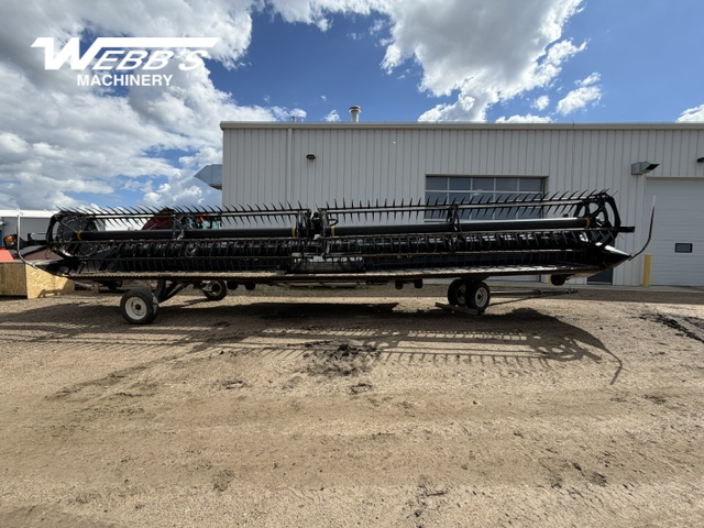 2016 MacDon FD75-35 Header Combine