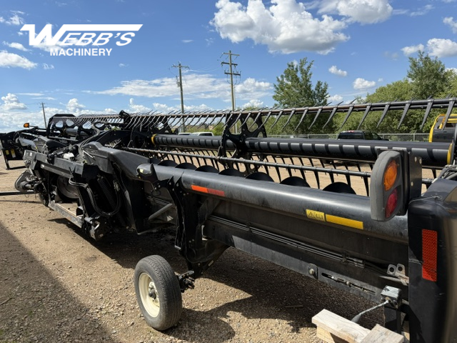2016 MacDon FD75-35 Header Combine