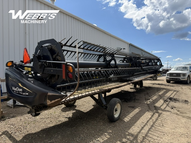 2016 MacDon FD75-35 Header Combine