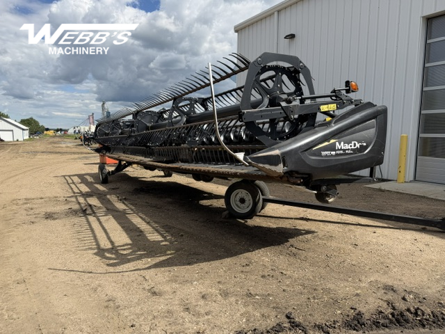 2016 MacDon FD75-35 Header Combine