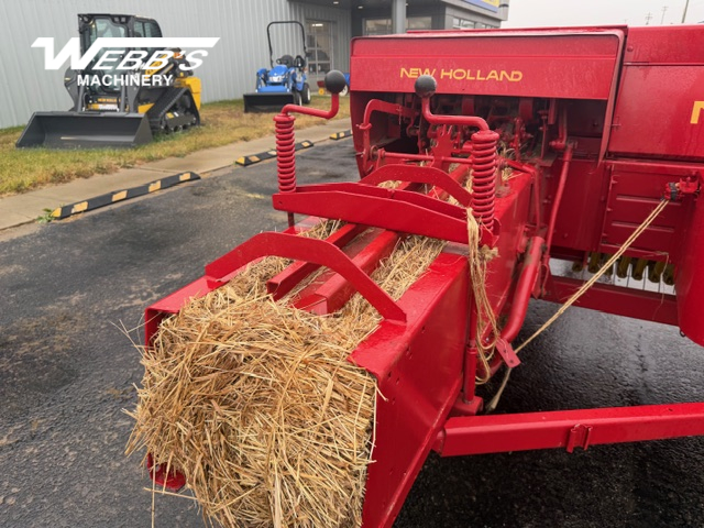 1975 New Holland 315 Baler/Square