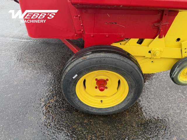 1975 New Holland 315 Baler/Square