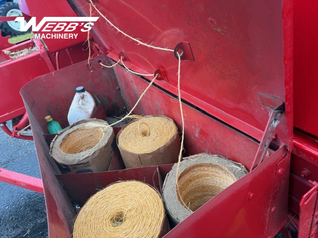 1975 New Holland 315 Baler/Square