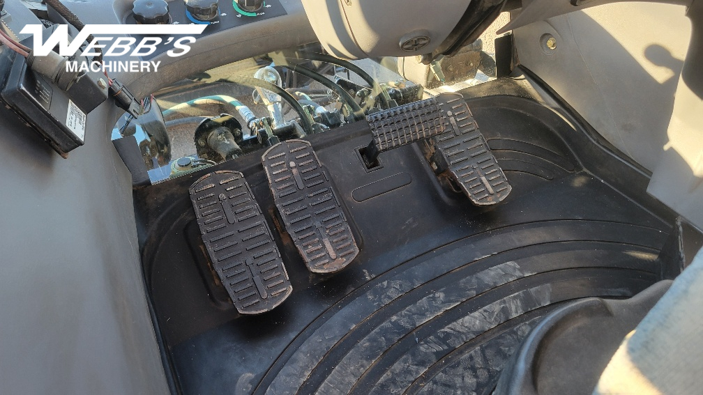 2014 New Holland TV6070 Tractor