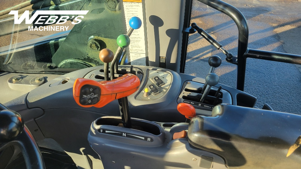 2014 New Holland TV6070 Tractor