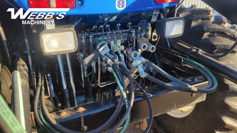 2014 New Holland TV6070 Tractor