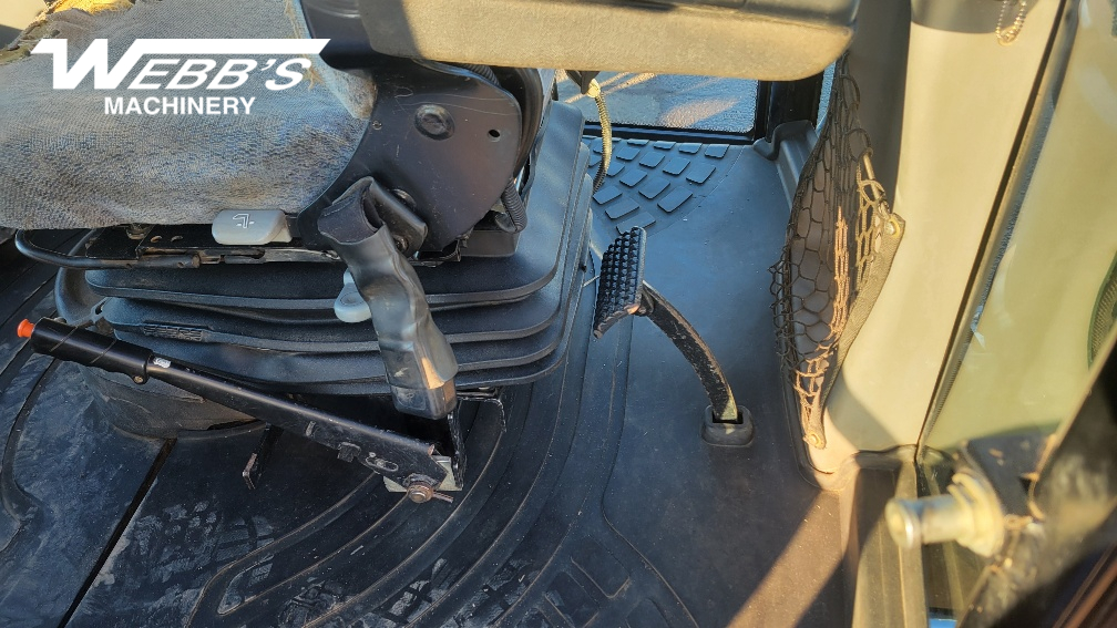 2014 New Holland TV6070 Tractor