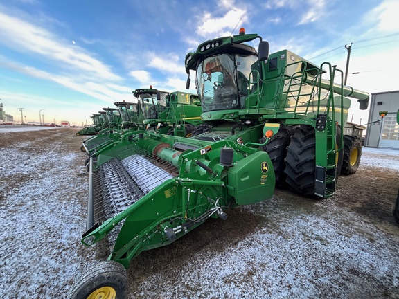 2017 John Deere S680 Combine