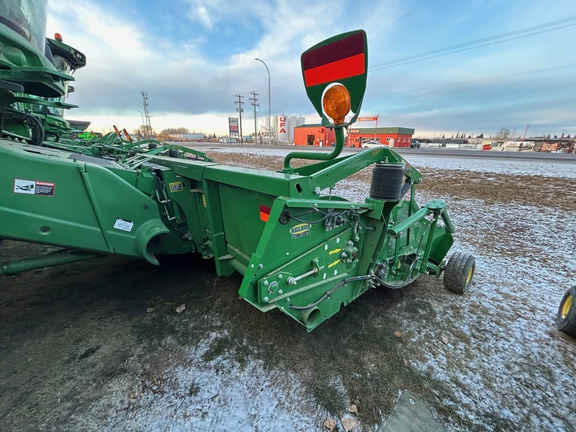 2017 John Deere S680 Combine