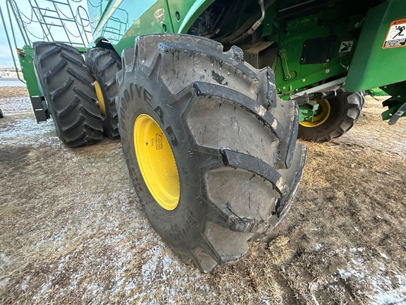 2017 John Deere S680 Combine