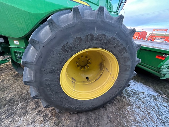 2017 John Deere S680 Combine