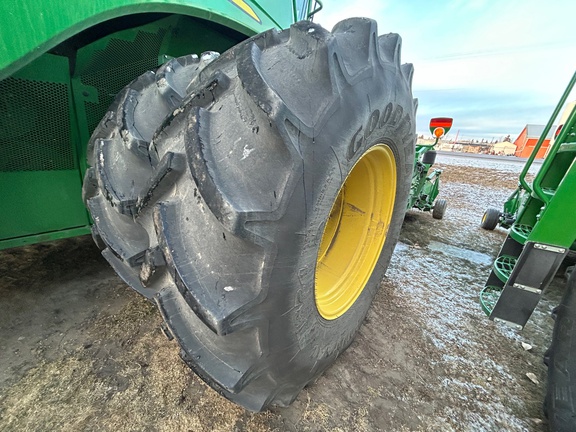 2017 John Deere S680 Combine