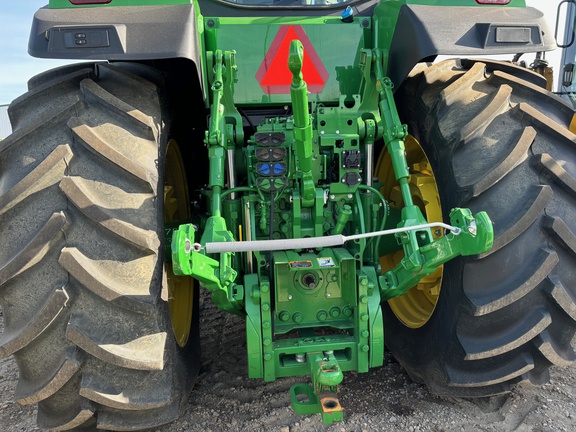 2023 John Deere 7R 250 Tractor