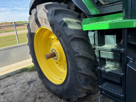 2023 John Deere 7R 250 Tractor