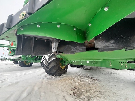 2017 John Deere S680 Combine