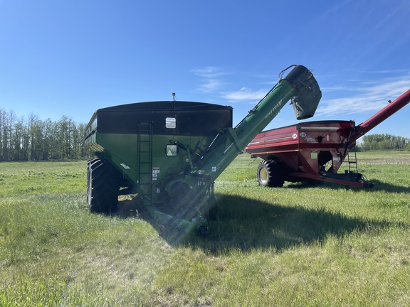 2013 Brent 2096 Grain Cart