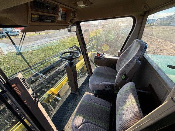 2009 John Deere 4895 Windrower