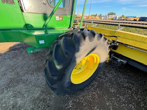 2009 John Deere 4895 Windrower