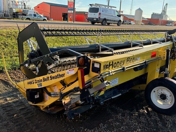 2009 John Deere 4895 Windrower