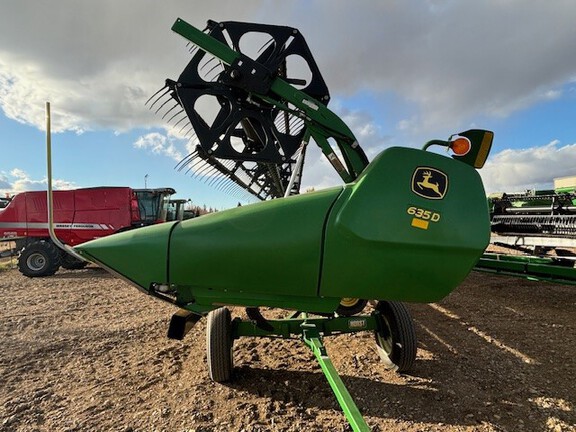 2014 John Deere 635D Header Combine