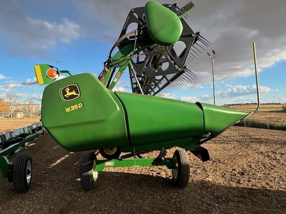 2014 John Deere 635D Header Combine