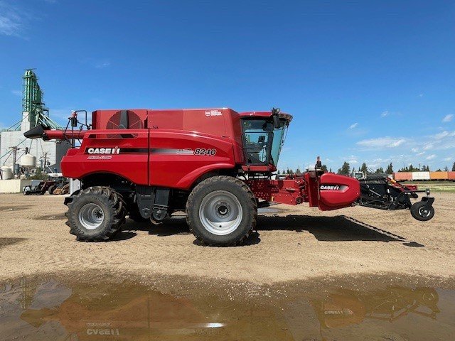 2017 Case 8240 Combine