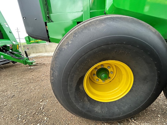 2022 John Deere 560M Baler/Round