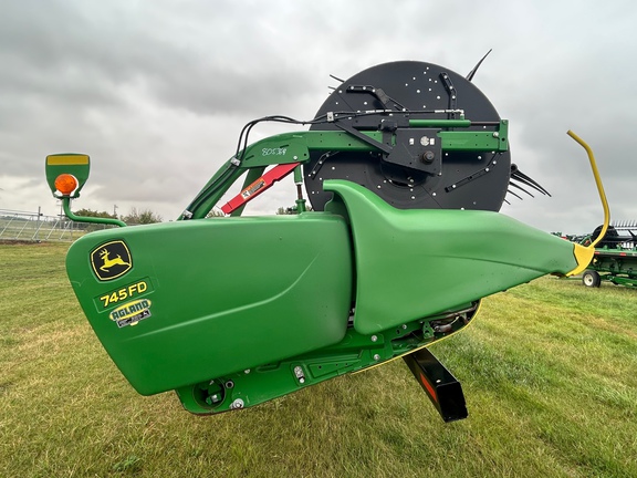 2019 John Deere 745FD Header Combine