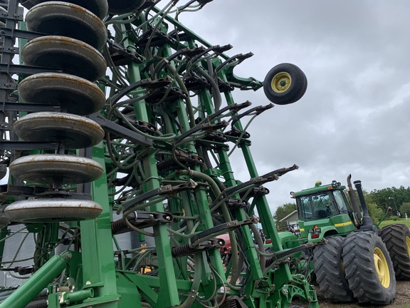 2009 John Deere 1830 Air Seeder