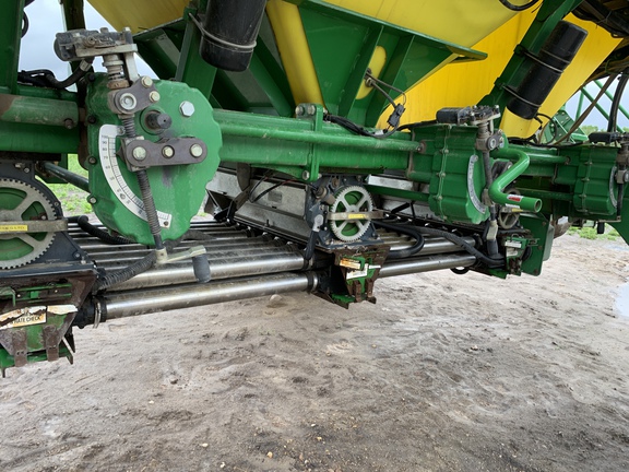 2009 John Deere 1830 Air Seeder