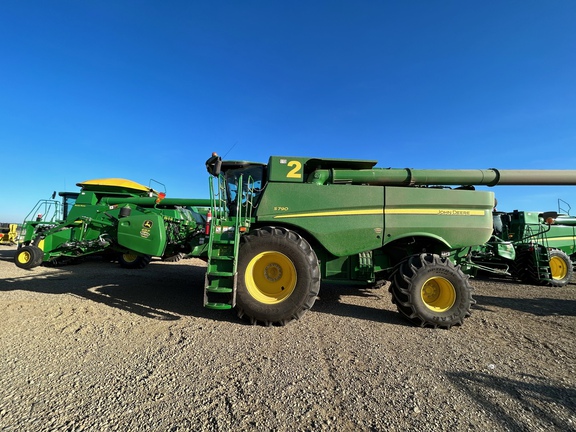 2020 John Deere S790 Combine