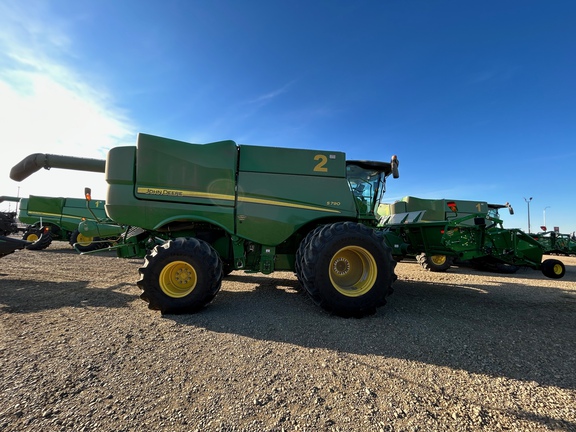 2020 John Deere S790 Combine