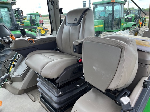 2021 John Deere 7R 250 Tractor