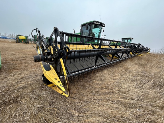 2010 John Deere A400 Windrower