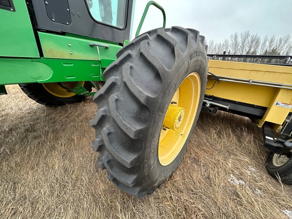 2010 John Deere A400 Windrower