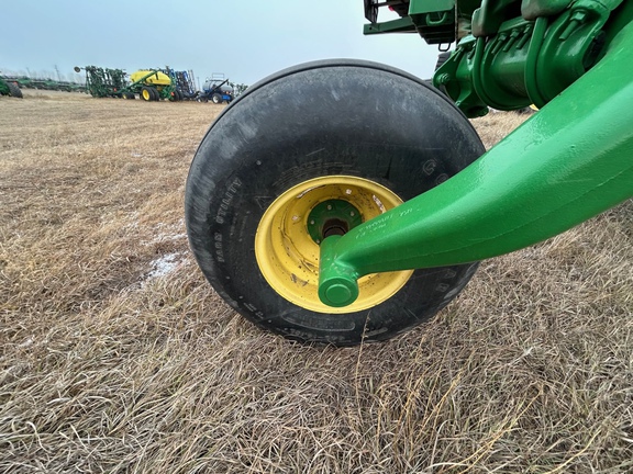 2010 John Deere A400 Windrower