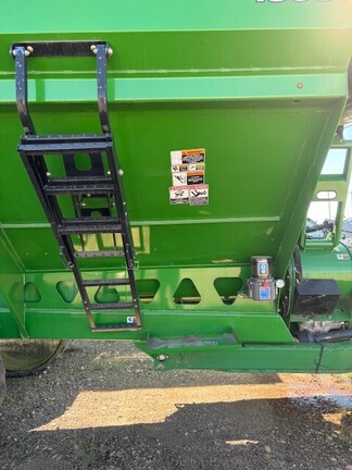 2021 Brent 1596 Grain Cart